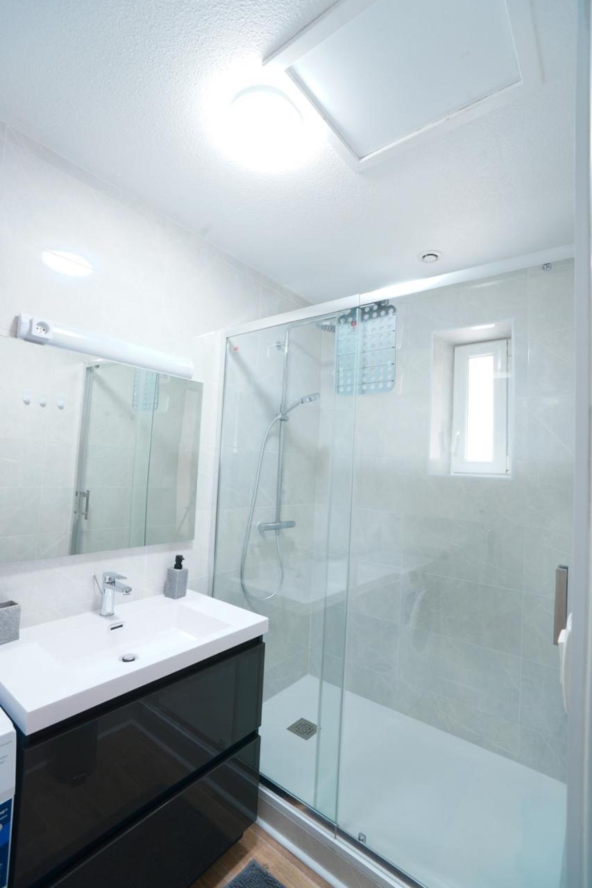 Appartement Du Forum,La Gare, 50 M2 , Climatisation, Garage, Cour Narbonne Buitenkant foto